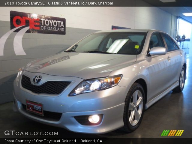 2010 Toyota Camry SE in Classic Silver Metallic