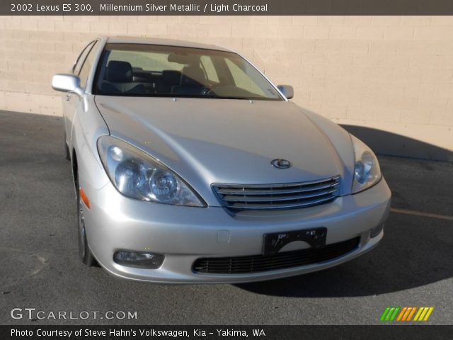2002 Lexus ES 300 in Millennium Silver Metallic
