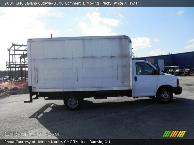 2006 GMC Savana Cutaway 3500 Commercial Moving Truck in White