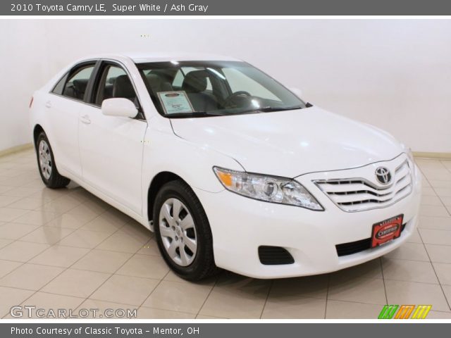 2010 Toyota Camry LE in Super White