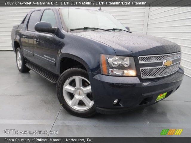 2007 Chevrolet Avalanche LTZ in Dark Blue Metallic