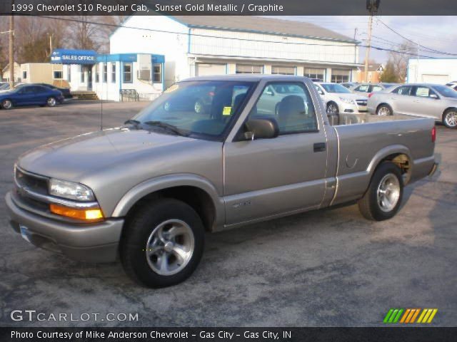 1999 Chevrolet S10 Regular Cab in Sunset Gold Metallic