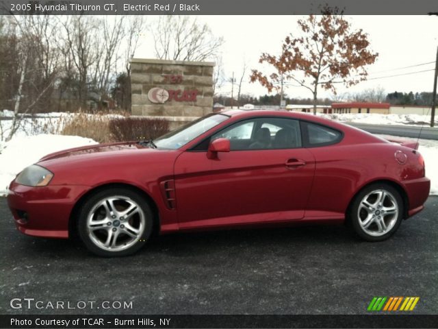 2005 Hyundai Tiburon GT in Electric Red