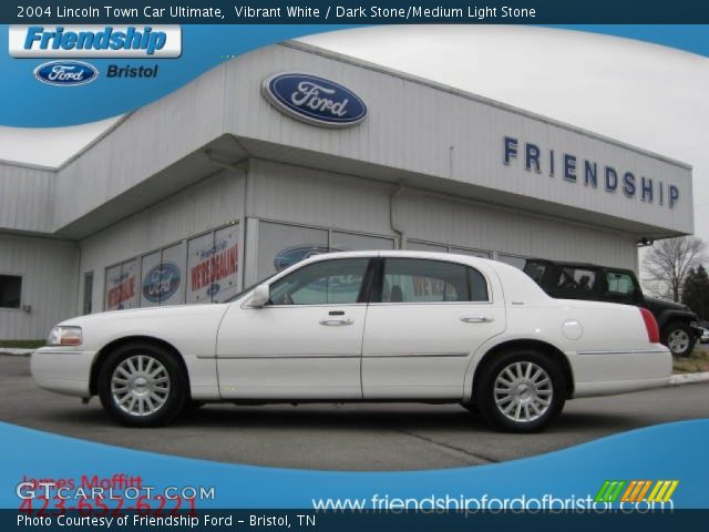 2004 Lincoln Town Car Ultimate in Vibrant White