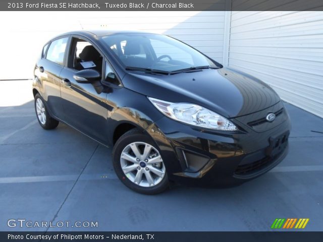 2013 Ford Fiesta SE Hatchback in Tuxedo Black