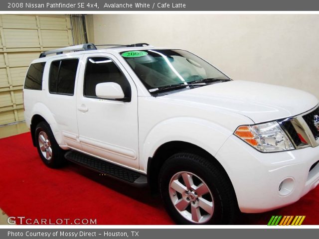 2008 Nissan Pathfinder SE 4x4 in Avalanche White