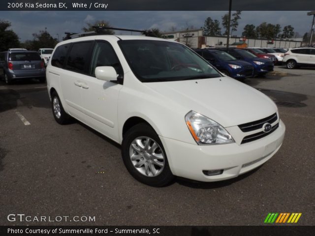 2006 Kia Sedona EX in White