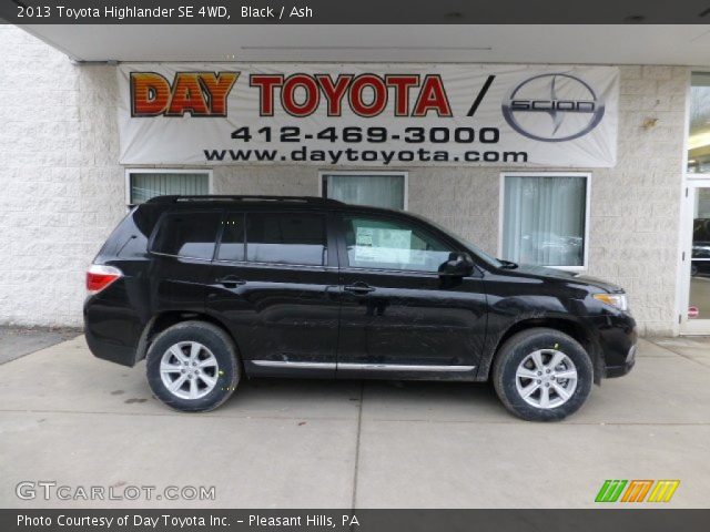 2013 Toyota Highlander SE 4WD in Black