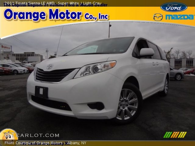 2011 Toyota Sienna LE AWD in Super White