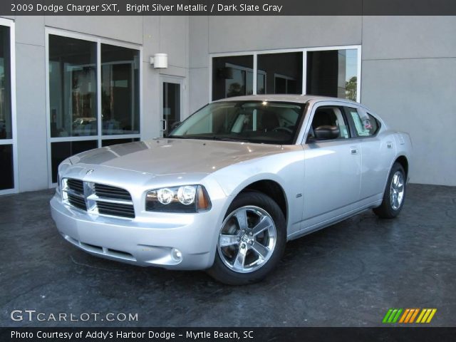 2009 Dodge Charger SXT in Bright Silver Metallic