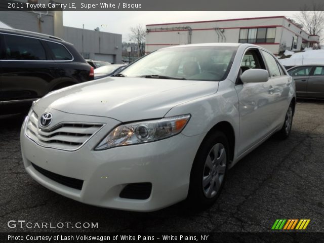 2011 Toyota Camry LE in Super White
