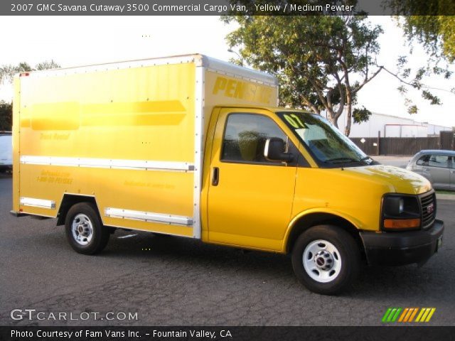 2007 GMC Savana Cutaway 3500 Commercial Cargo Van in Yellow