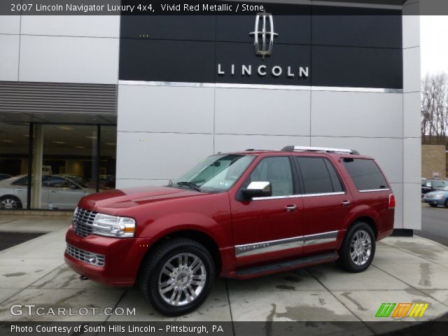 2007 Lincoln Navigator Luxury 4x4 in Vivid Red Metallic