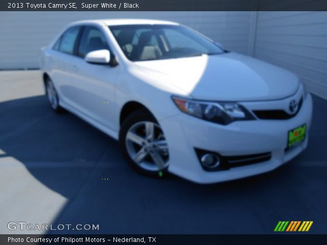 2013 Toyota Camry SE in Super White