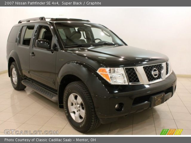 2007 Nissan Pathfinder SE 4x4 in Super Black