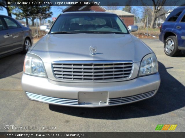 2005 Cadillac DeVille Sedan in Light Platinum
