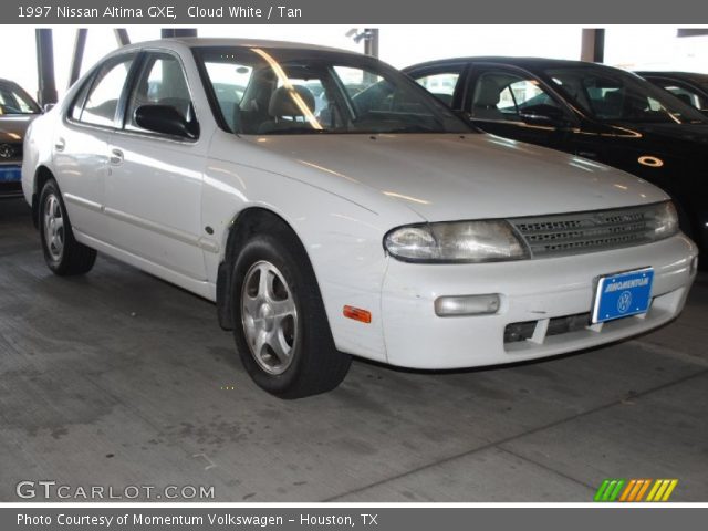 1997 Nissan Altima GXE in Cloud White