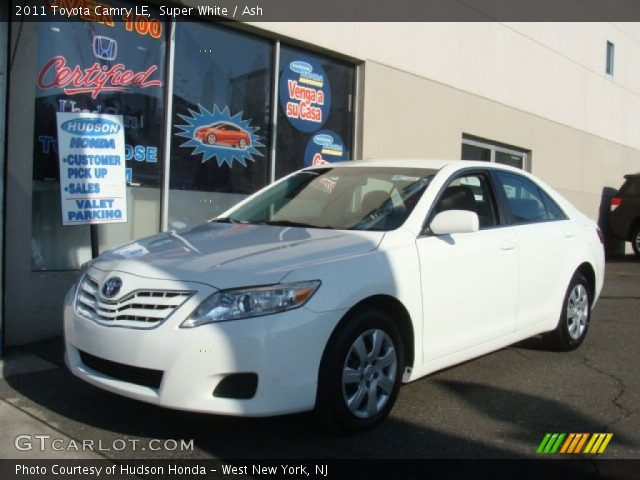 2011 Toyota Camry LE in Super White