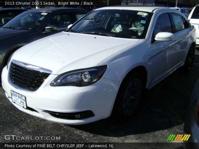 2013 Chrysler 200 S Sedan in Bright White