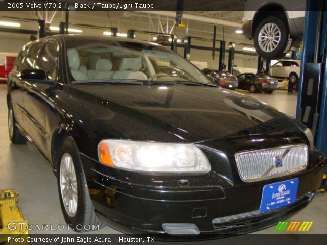 2005 Volvo V70 2.4 in Black