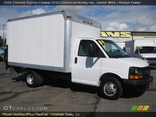 2009 Chevrolet Express Cutaway 3500 Commercial Moving Van in Summit White