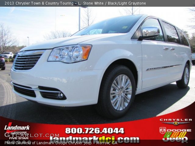 2013 Chrysler Town & Country Touring - L in Stone White