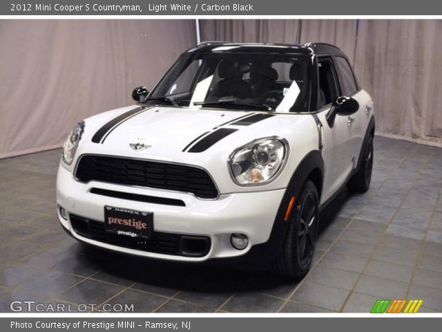 2012 Mini Cooper S Countryman in Light White