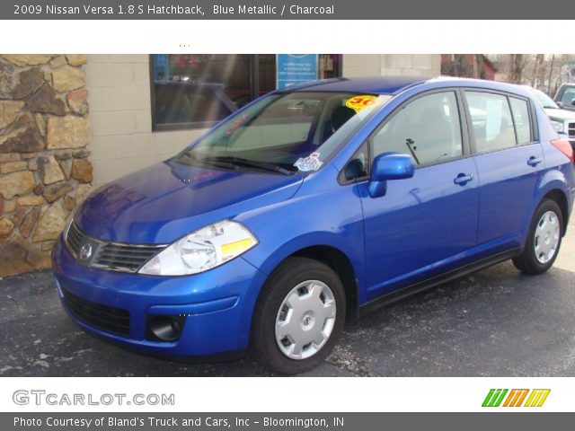 2009 Nissan Versa 1.8 S Hatchback in Blue Metallic