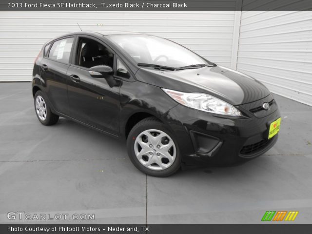 2013 Ford Fiesta SE Hatchback in Tuxedo Black