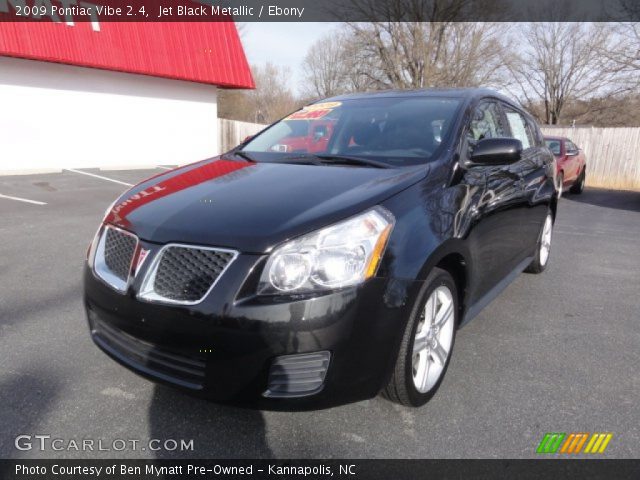 2009 Pontiac Vibe 2.4 in Jet Black Metallic