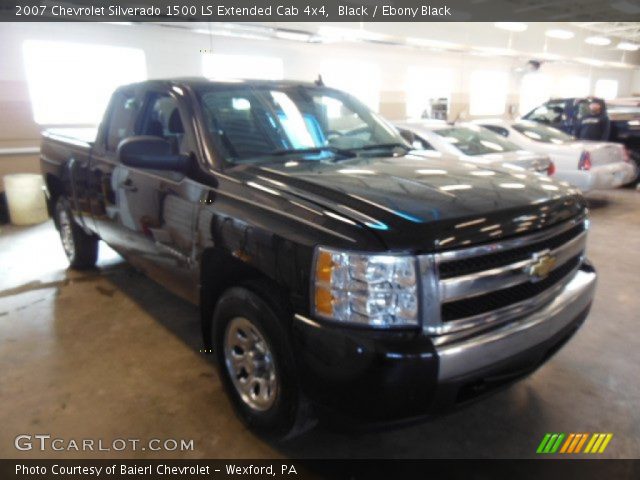 2007 Chevrolet Silverado 1500 LS Extended Cab 4x4 in Black