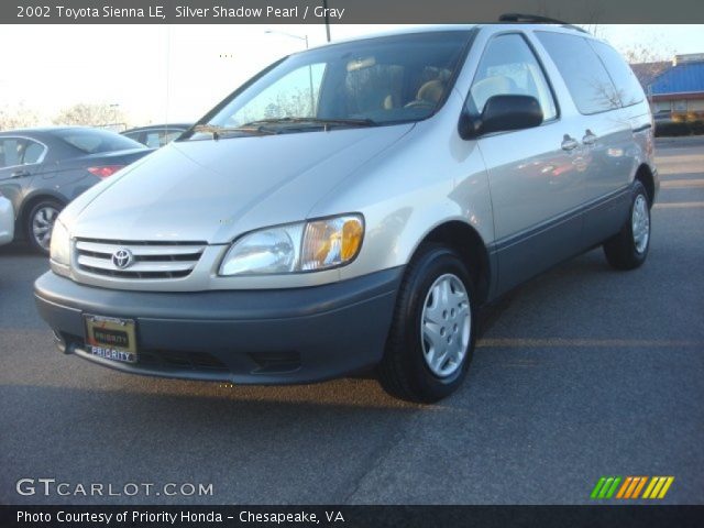 2002 Toyota Sienna LE in Silver Shadow Pearl