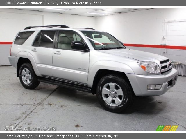 2005 Toyota 4Runner SR5 4x4 in Titanium Metallic