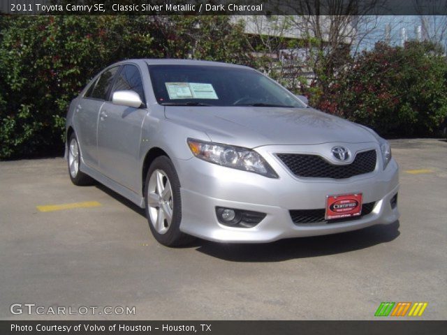 2011 Toyota Camry SE in Classic Silver Metallic