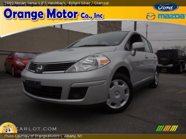 2009 Nissan Versa 1.8 S Hatchback in Brillant Silver