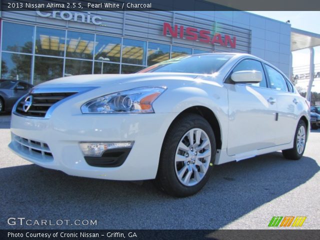2013 Nissan Altima 2.5 S in Pearl White