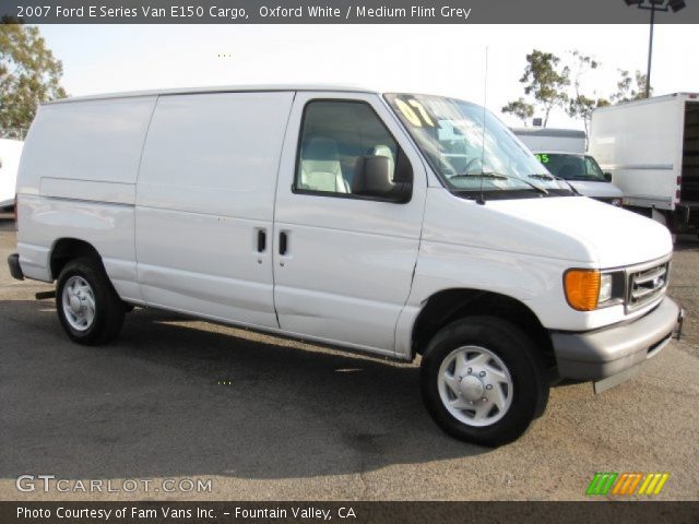 2007 Ford E Series Van E150 Cargo in Oxford White