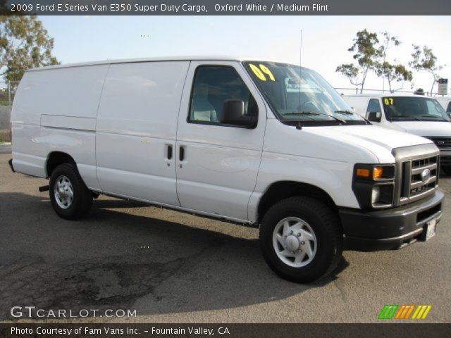 2009 Ford E Series Van E350 Super Duty Cargo in Oxford White
