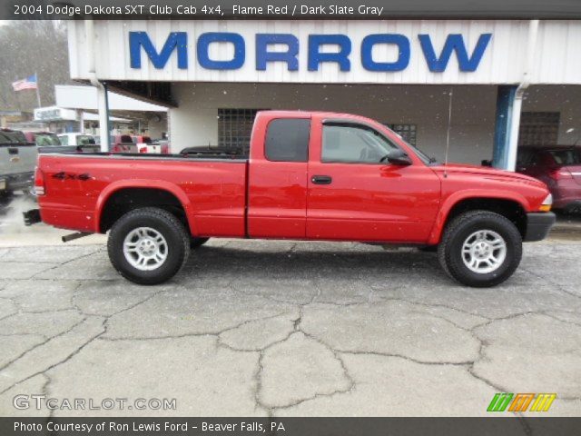 2004 Dodge Dakota SXT Club Cab 4x4 in Flame Red