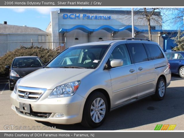 2006 Honda Odyssey Touring in Silver Pearl Metallic