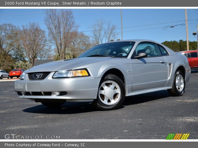 2000 Ford Mustang V6 Coupe in Silver Metallic