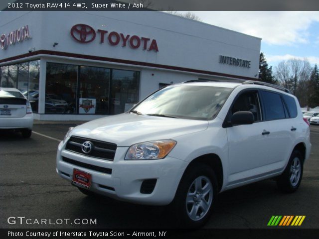 2012 Toyota RAV4 I4 4WD in Super White