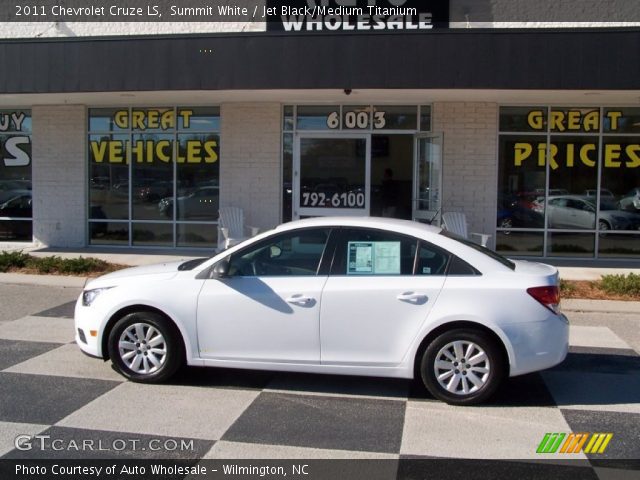 2011 Chevrolet Cruze LS in Summit White