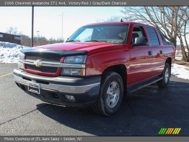 2006 Chevrolet Avalanche Z71 4x4 in Victory Red