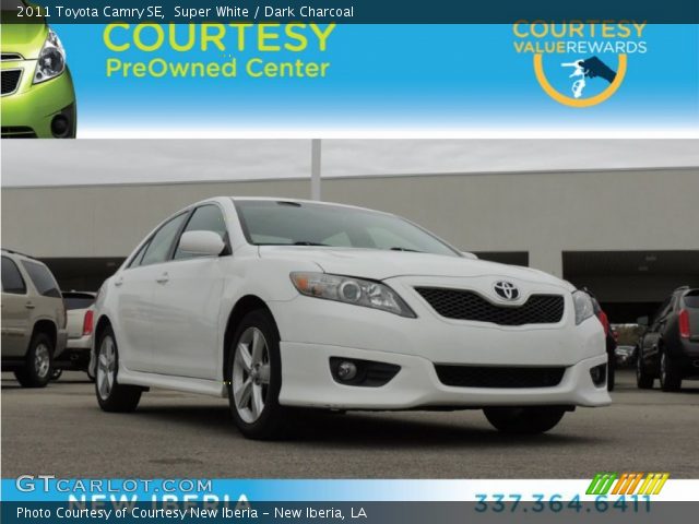 2011 Toyota Camry SE in Super White