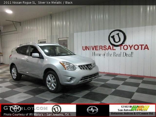 2011 Nissan Rogue SL in Silver Ice Metallic