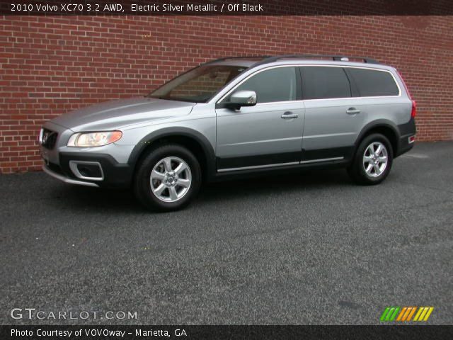 2010 Volvo XC70 3.2 AWD in Electric Silver Metallic