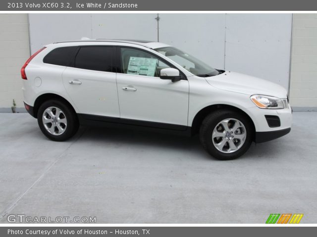2013 Volvo XC60 3.2 in Ice White