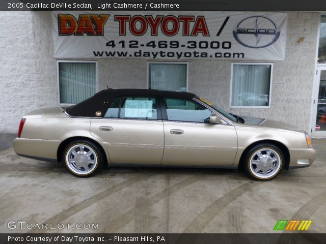 2005 Cadillac DeVille Sedan in Light Cashmere
