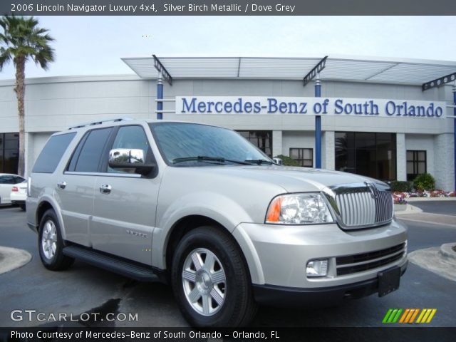 2006 Lincoln Navigator Luxury 4x4 in Silver Birch Metallic